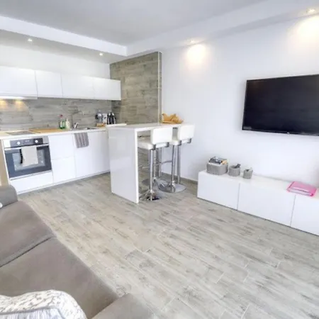 322 Playa Honda Ac And Terrace Apartment