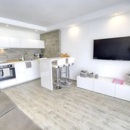 322 Playa Honda Ac And Terrace Apartment